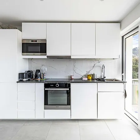 Elegance And Serenity With Terrace, View & A-c * Cannes