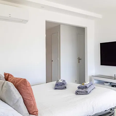 Elegance And Serenity With Terrace, View & A-c Apartman *