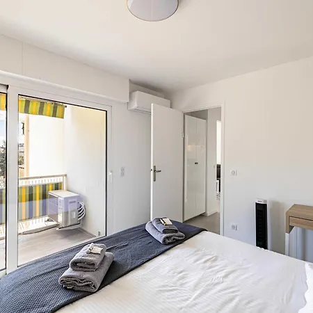 Elegance And Serenity With Terrace, View & A-c Cannes